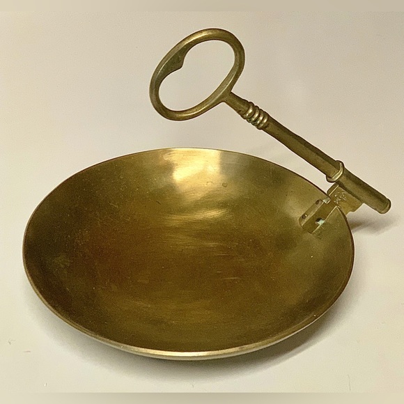 Vintage Mid Century Solid Brass VM VIRGINIA METALWORKS Key Coin Trinket Dish - Picture 10 of 16
